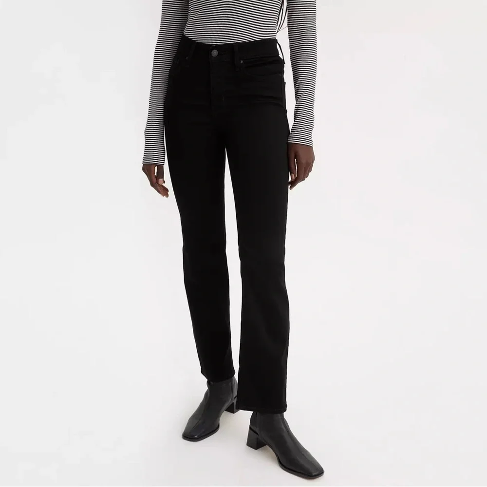 Levi’s 314 SHAPING STRAIGHT WOMEN'S corduroy JEANS 32-30